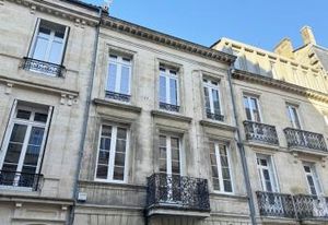 Location bureaux Bordeaux - Proche Jardin Public et Tramway