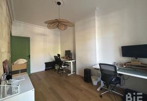 Location bureaux Bordeaux - Face Jardin Public, tram et bus