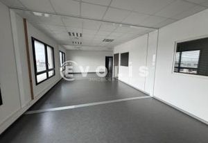 Location bureaux Dury - Proche Amiens, autoroutes A1, A16, A29 et gare SNCF