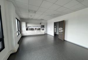 Location bureaux Dury - Proche Amiens, autoroutes A1, A16, A29 et gare SNCF