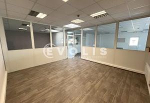 Location bureaux Dury - Secteur Sud Amiens - Proche de nombreuses places de stationnement