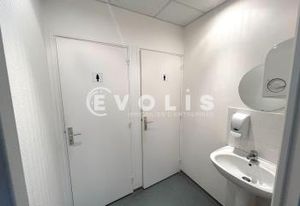 Location bureaux Dury - Secteur Sud Amiens - Proche de nombreuses places de stationnement