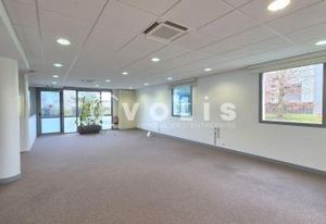 Location bureaux Magny-le-Hongre - Proche A4, RER et aéroport CDG