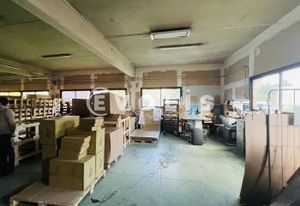 Bâtiment indépendant à vendre Montreuil - Proximité RER A, E et A86