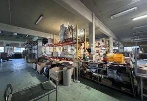 Bâtiment indépendant à vendre Montreuil - Proximité RER A, E et A86