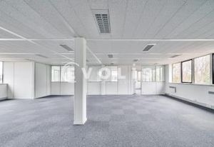 Location bureaux Saint-Thibault-des-Vignes - Proximité A104