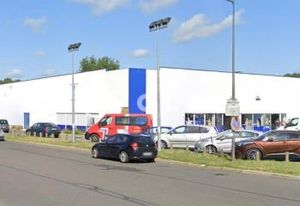 Location local commercial Savigny-le-Temple - Zone en expansion