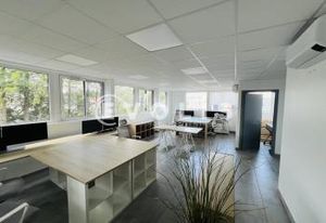 Location bureaux Ozoir-la-Ferrière - Proche RER et bus
