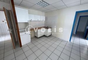 Location local commercial Roissy-en-Brie - Proche RER et bus