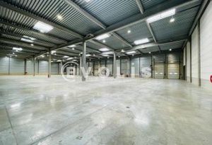 Location entrepôt Combs-la-Ville - Proche A5 et N104