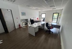 Bureau à louer Serris - Proche A4 et RER Val d'Europe