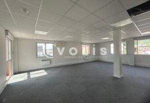 Bureaux à louer Crolles - Proche bus et autoroute A41