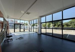 Location local d'activité Grenoble - Avenue très fréquentée