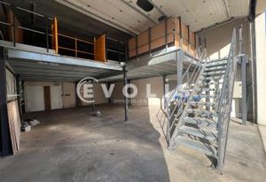 Location local d'activité Villejust - Porte 4x6,5 m