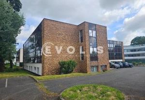 Bureaux rénovés à louer Les Ulis - Proximité RER B et C