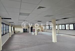Bureaux rénovés à louer Les Ulis - Proximité RER B et C
