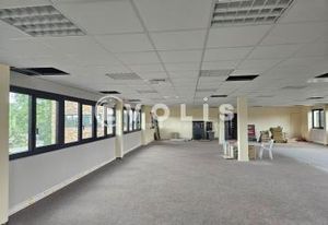 Bureaux rénovés à louer Les Ulis - Proximité RER B et C