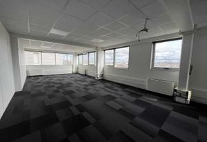 Location bureaux Bordeaux Meriadeck - Proche Tram A