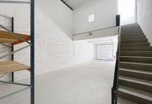 Location local d'activité Fleurieu-sur-Saône - Atelier + bureaux meublés