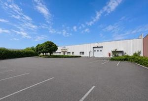 Location entrepôt Bron - Accès fluide et environnement dynamique