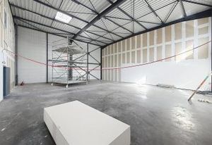 Location local d'activité rénové Saint-Priest - Hauteur 7,5 m