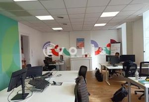 Location bureaux Bordeaux - Proche tram et bus
