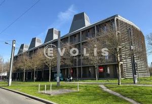 Location bureaux Bordeaux - Quartier Bassins à Flot - Tram Rue Achard