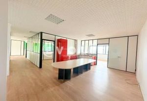 Location bureaux Bordeaux - Tram C et bus Place Ravezies