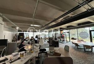 Location bureaux Mérignac - Tram Cadéra-Issartier et bus Martyrs