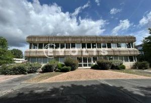 Bureaux Bruges - À vendre ou louer, proche tram et bus
