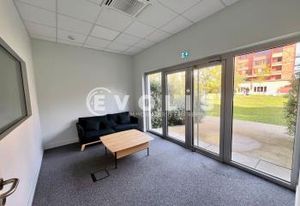 Bureaux modernes Bassins à Flot Bordeaux - Tram, bus, port et rocade