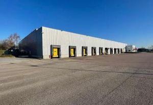 Location entrepôt Val-de-Reuil - A13 - 17 quais niveleurs