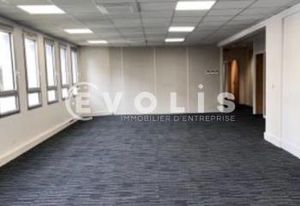 Bureaux à louer Clichy - Porte de Clichy et transports