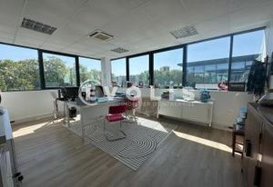 Bureaux à louer Villeneuve-la-Garenne - Tram T1, Bus et Grand Paris Express