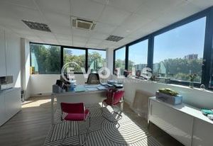 Bureaux à louer Villeneuve-la-Garenne - Tram T1, Bus et Grand Paris Express