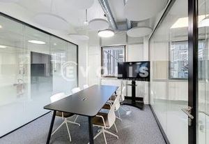 Bureaux privatifs Paris 9 - Métro Grands Boulevards - Immeuble rénové
