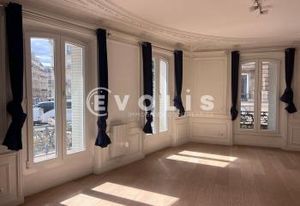 Bureaux à louer Paris 10 - Gare du Nord, RER, métro et bus