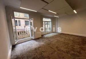 Bureaux à vendre Paris 8 - Proche métro et bus George V