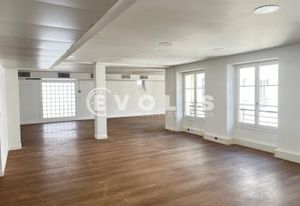 Location bureaux Paris 9 - Proche métro, RER et bus