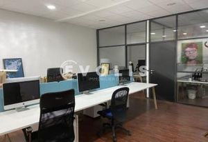 Bureaux à louer Paris 10 - Proche métro, RER et bus