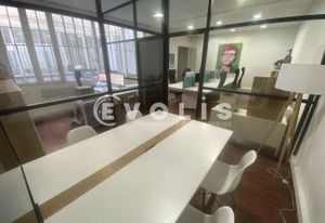 Bureaux à louer Paris 10 - Proche métro, RER et bus