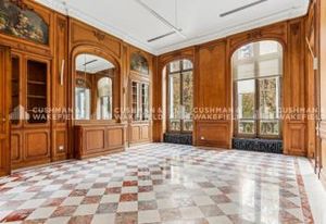 Location bureaux Paris 8 - Proche Métro Franklin D Roosevelt