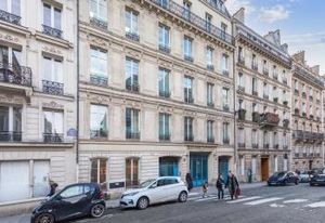 Bureaux à louer Paris 8 - Proche Métro Europe et Gare Saint-Lazare