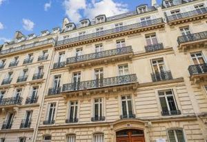 Location bureaux Paris 8 - Proche Europe - Saint-Lazare et RER Haussmann