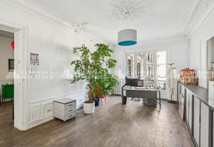 Location bureaux Paris 9 - Proche Métro Saint-Lazare et Gare