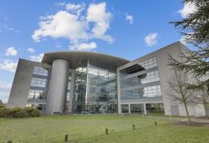 Location bureaux Guyancourt - Proximité gare Saint-Quentin-en-Yvelines
