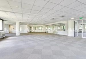 Location bureaux Saint-Aubin - Proximité RER B et A86