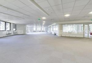 Location bureaux Saint-Aubin - Proximité RER B et A86