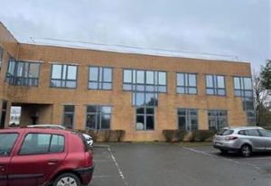 Location bureaux Montigny-le-Bretonneux - Proche RN 10, A86, A12-A13 et Bus 415