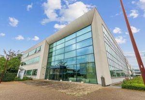 Location bureaux Guyancourt - Proche RER, Tram et grands axes routiers